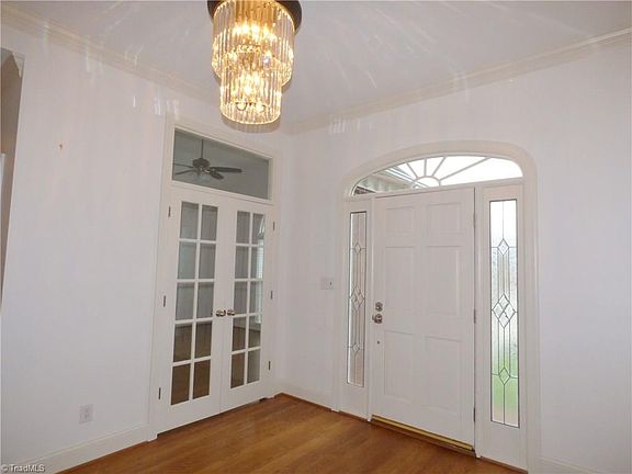 4th image of 4809 Worchester Pl