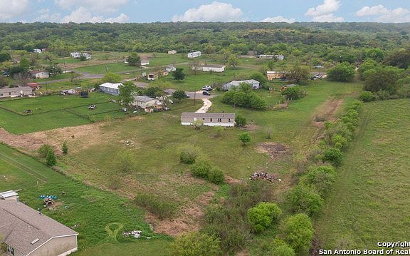 5th image of 114 N County Road 5606