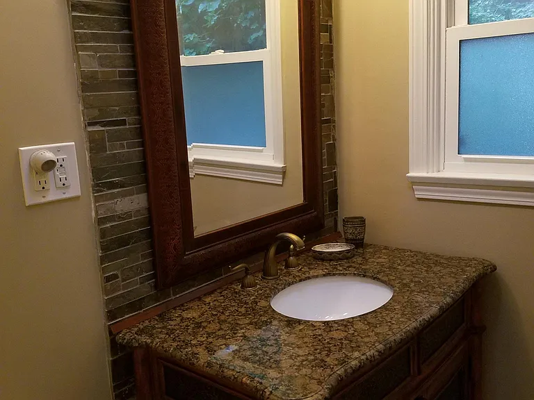 385 Panama Ave — Photo 12