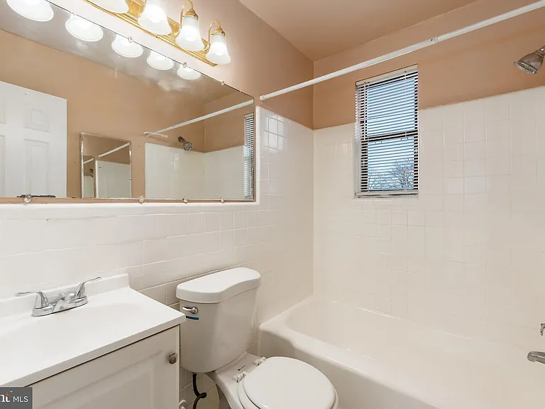 4717 1st St SW #303 — Photo 15