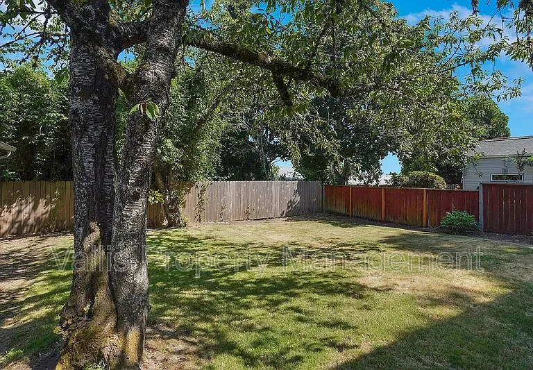 1760 Winter St SE — Photo 20
