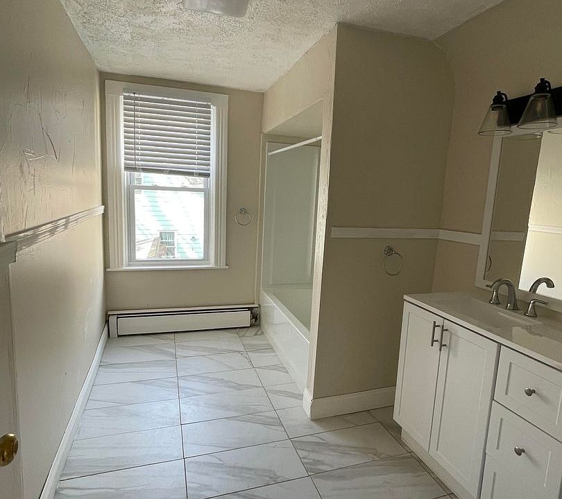 1st image of 1 Wayne St #2