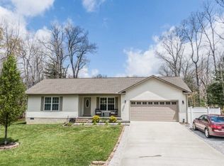 8165 Chief Red Cloud Dr, Crossville, TN 38572