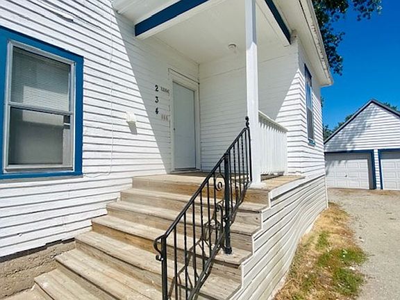 3rd image of 204 S Saint Augustine St Unit 2
