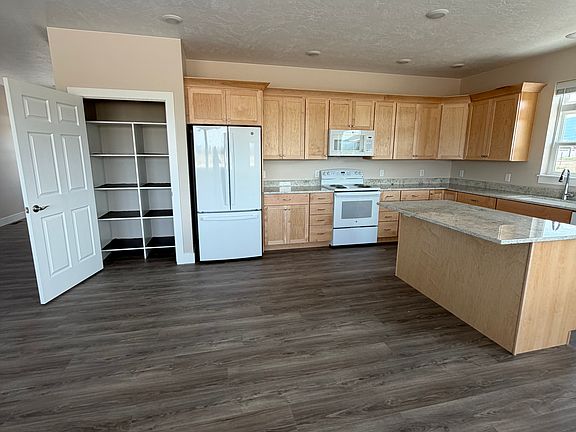 4th image of 454 Wheatland Way