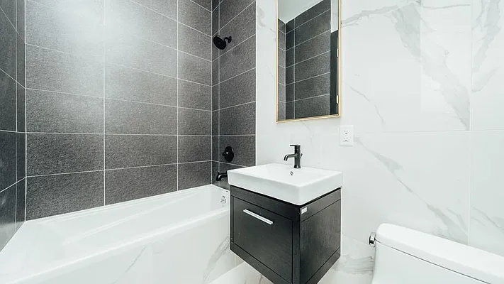 Rented by Nooklyn NYC LLC | media 41