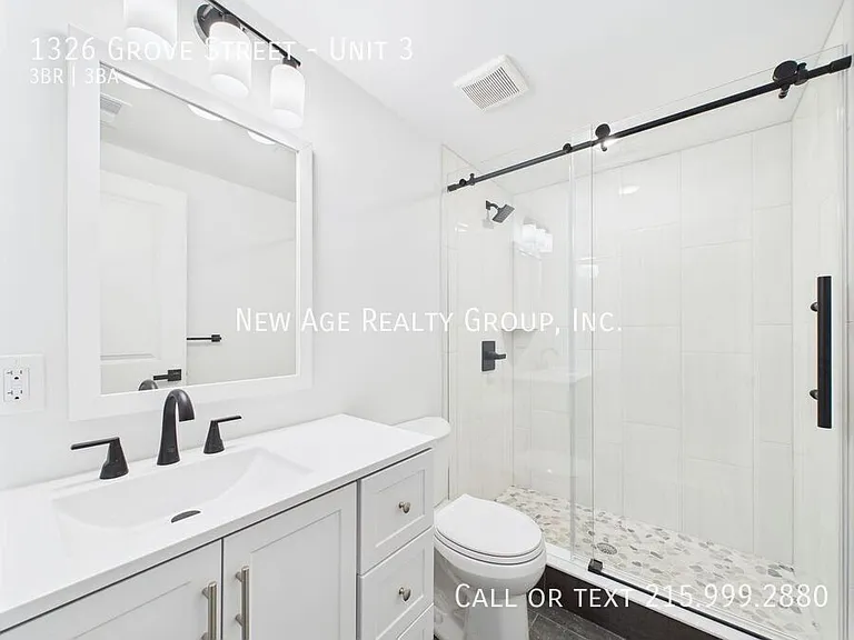 1326 Grove St #3 — Photo 10