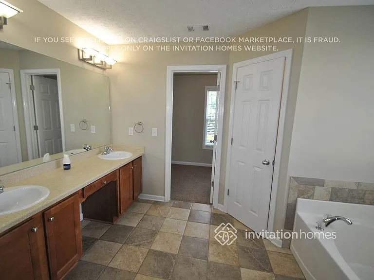 3144 Oak Ridge Ln — Photo 10