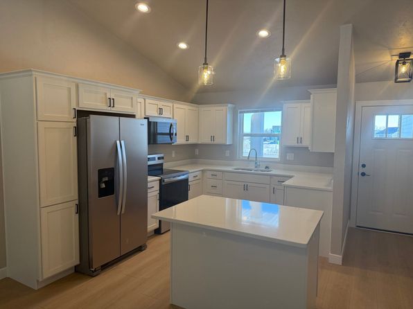 2625 Lawrence Ln #2625