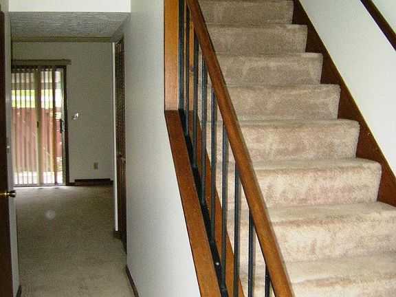Stairs to Bedrooms/ full bath