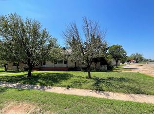 521 W Broadway Ave, Tulia, TX 79088