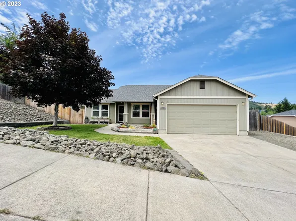 173 Grayson St, Roseburg, OR 97471