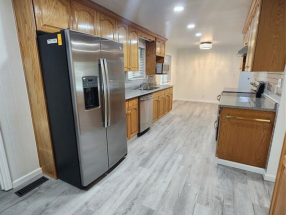 4th image of 8810 NE 187th Street