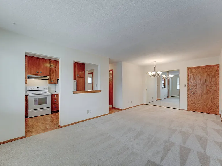 1344 Saint Paul Ave #7 — Photo 2