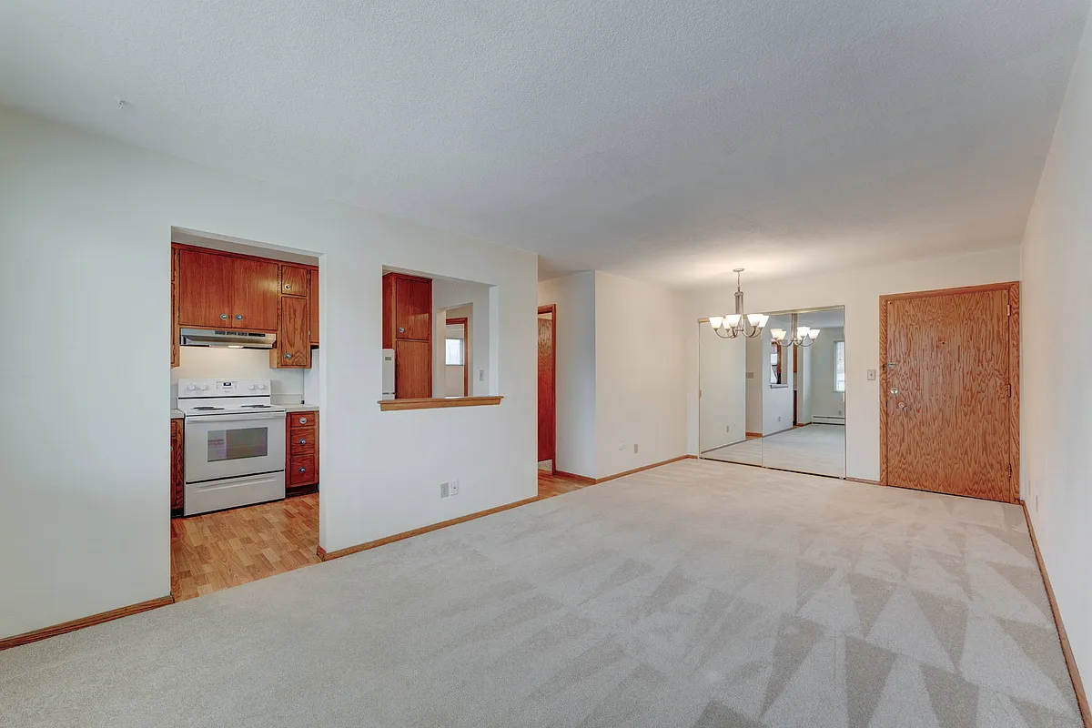 Building Photo - 1344 Saint Paul Ave #3