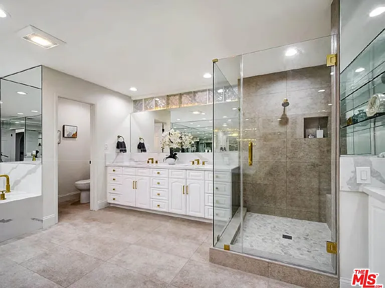 4732 Del Moreno Dr — Photo 23