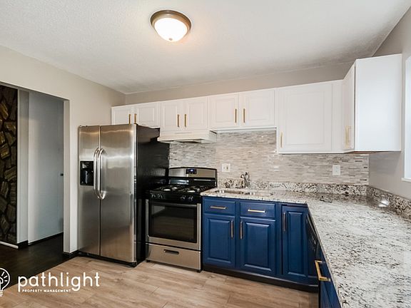 4th image of 11813 Brookmont Dr