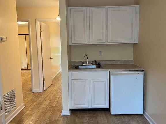 5th image of 1317 Bradley Dr #1317