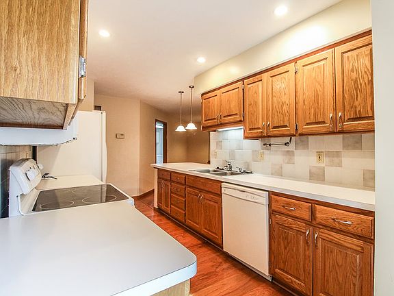 5th image of 1521 Yorktown Cir