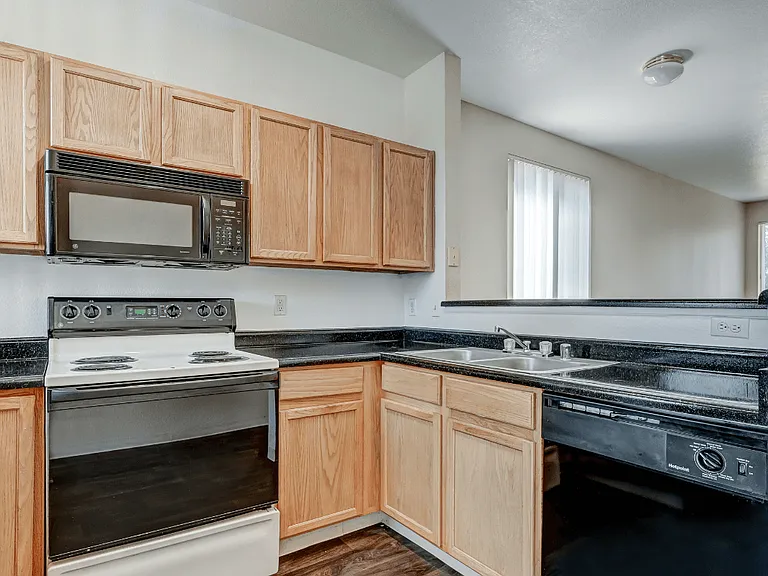 The Berkeley Apartments — Photo 10