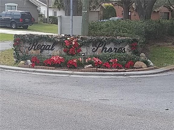 2nd image of 1549 Regal Oak Dr