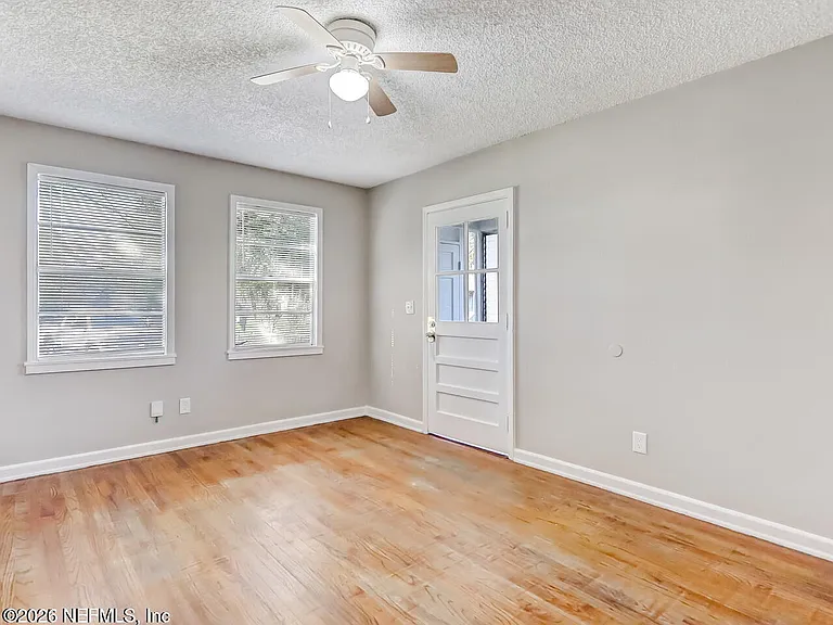 1901 Pullman Ct — Photo 7