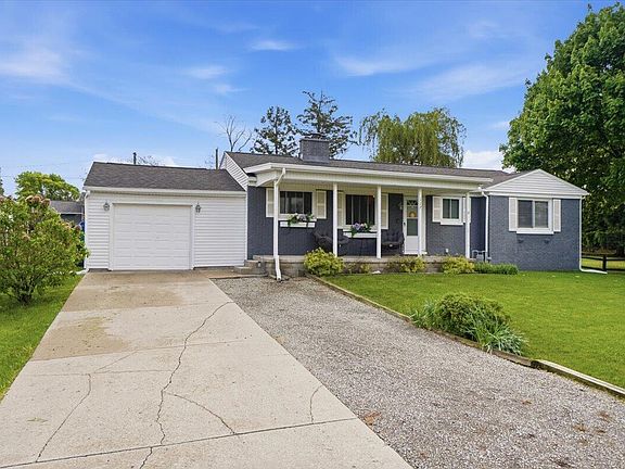 2nd image of 117 Summit Dr
