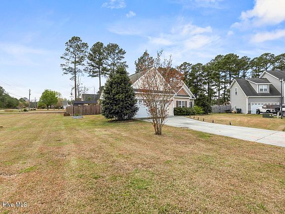 2nd image of 321 Holly Grove Court W