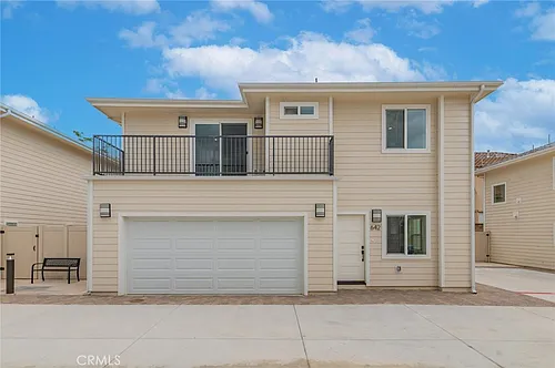642 W Grand Ave Photo 1