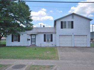 103 Kessler Ave, Schulenburg, TX 78956