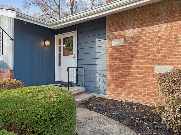 3rd image of 1775 Woodside Dr