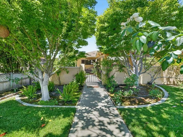 72 Henry St, Hollister, CA 95023