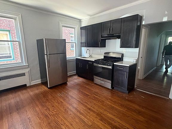 2nd image of 351 Wainwright St #1L