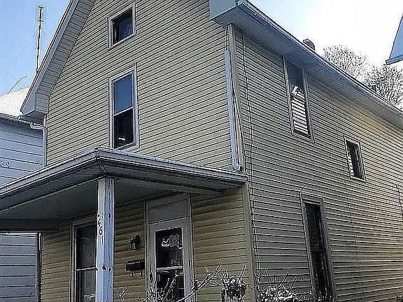 2nd image of 461 E Park Dr