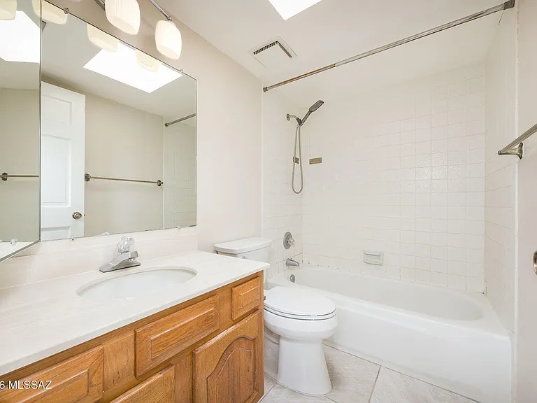 2284 W Paseo Cielo — Photo 13