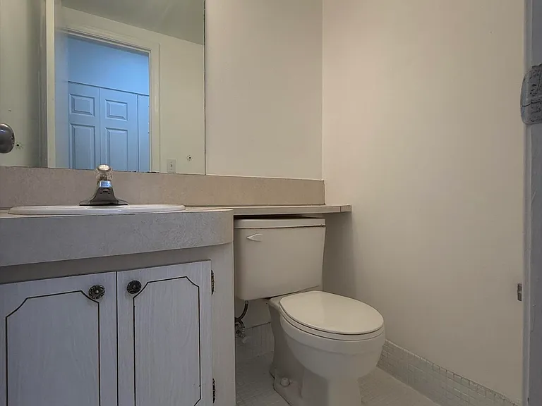 63 Norwich E #C — Photo 8