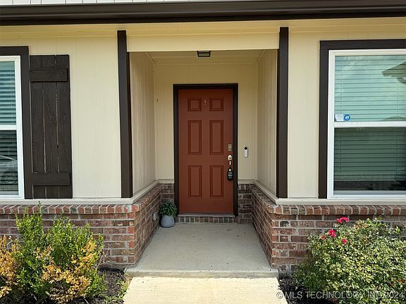 4th image of 8749 S 254th East Ave