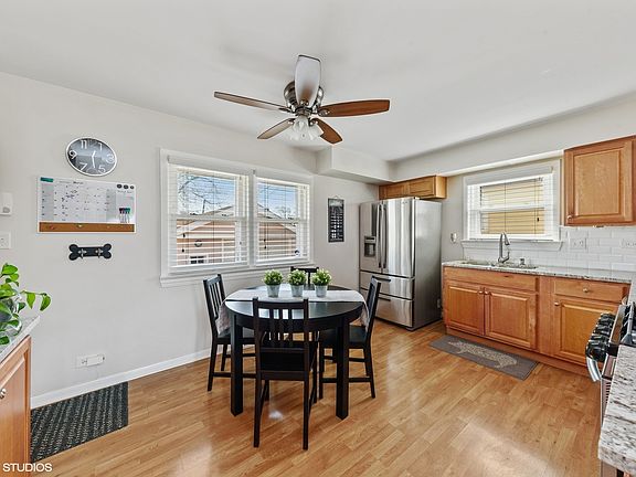 4th image of 2675 S Craig Dr