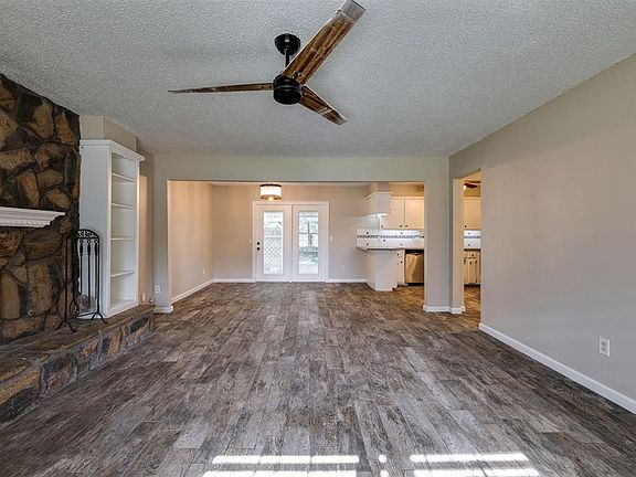 5th image of 1524 Venus Cir