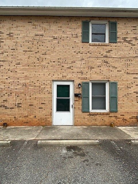 1st image of 329 Wells Dr #331