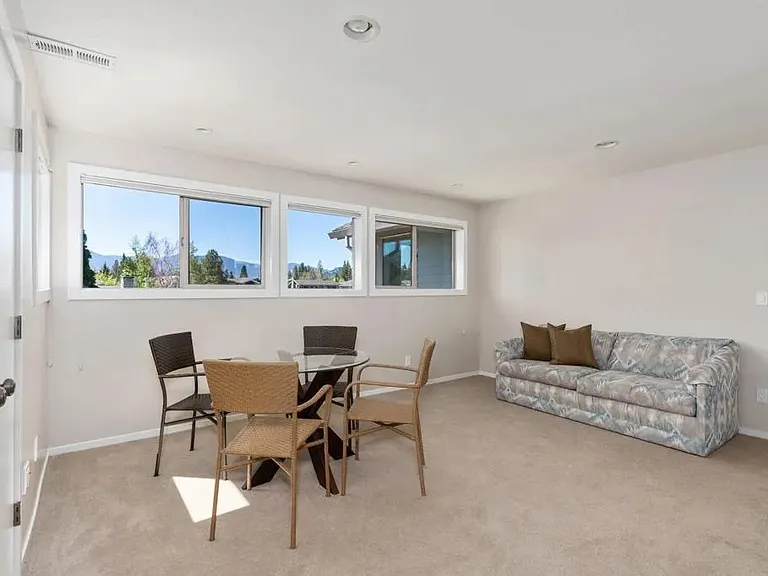 314 Beach Dr — Photo 8