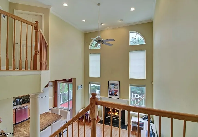 14 Mayflower Dr — Photo 11