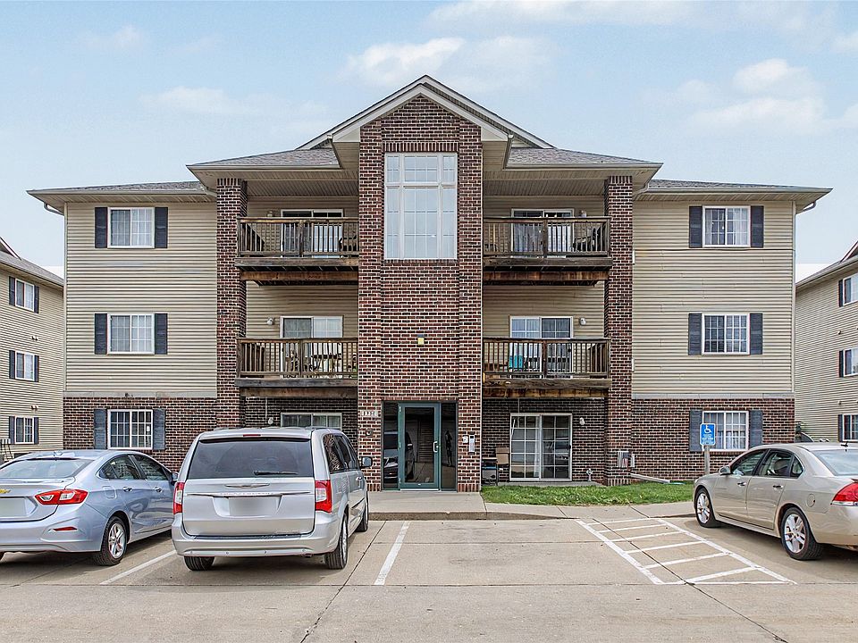 1st image of 1335 SE 6th St APT 304