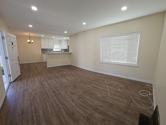 5th image of 421 N Harbor Blvd APT A