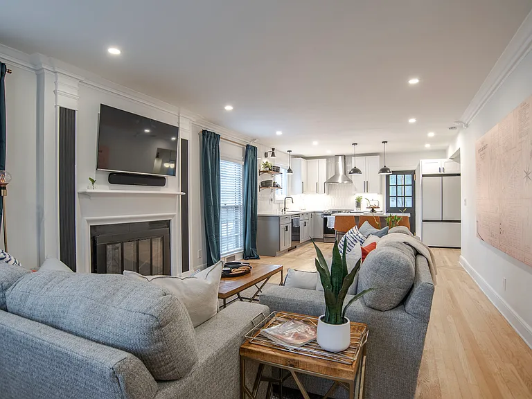 18694 Oak Dr — Photo 1