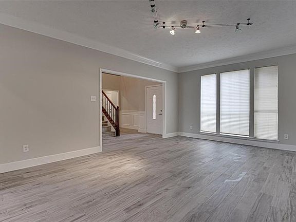 4th image of 3113 Wyndham Ln