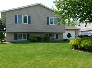 210 Ruby St, Reeseville, WI 53579