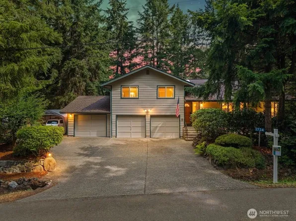 1724 NW Palmer Lane, Bremerton, WA 98311