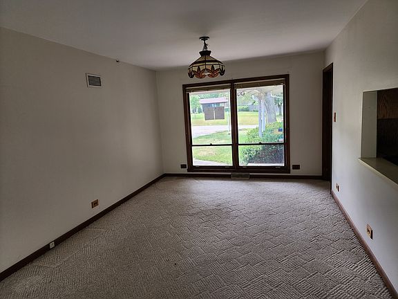 5th image of 16531 Fulton Ter
