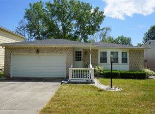 76 Sunset Ct, Amherst, NY 14228